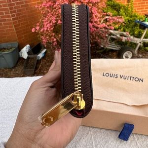 Never been used LV limited compact zippy wallet